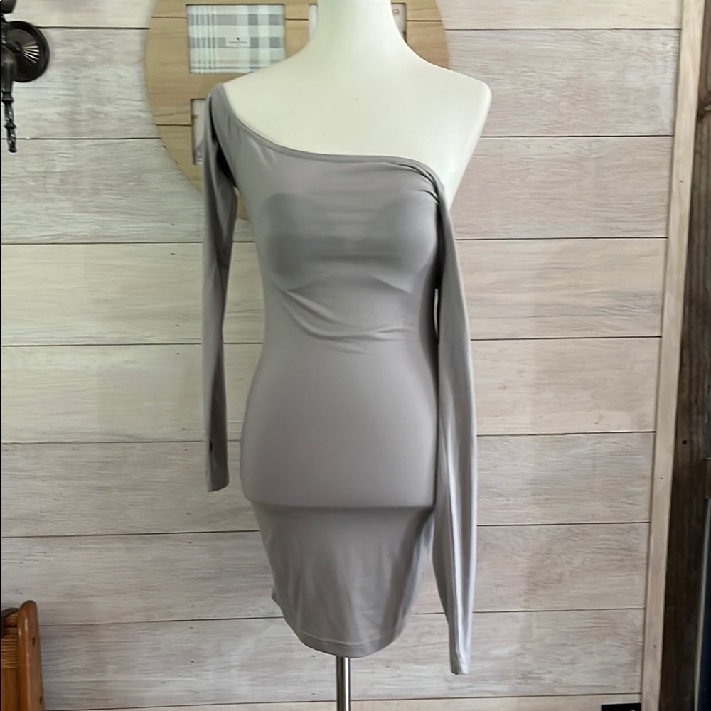NEW Missguided Elegant Gray One-Shoulder Dress 6